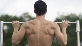 Pull Up Bar: Solusi Efektif Olahraga Rumah untuk Latihan Kekuatan Tubuh Bagian Atas