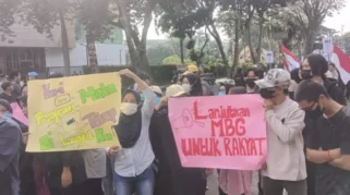 Puluhan Warga Unjuk Rasa di DPRD Sumsel, Desak Program MBG Dilanjutkan dan Diawasi Ketat