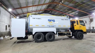 Punya Tugas Penting, Ini Peran Fuel Truk di Area Pertambangan
