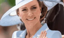Putri Kate Kenang Princess Diana Lewat Gaun Biru Muda di Trooping the Colour