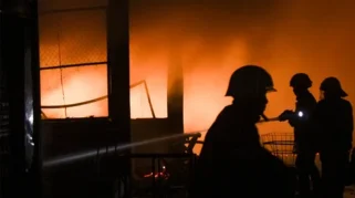 Ruko Cempaka Mas di Jakpus Terbakar, 12 Unit Damkar Dikerahkan