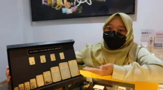 Rupiah Melemah, Harga Emas Turun dan Daya Beli Masyarakat Menurun