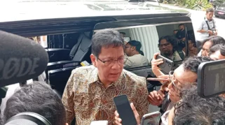 Rupiah Tembus Rp 18.000, Menkeu Purbaya Jamin Utang Luar Negeri Masih Bisa Dibayar