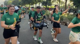 Saykoji, Mandela, Sifen, dan Jojo Lari Sambil Live DJ di Sunpride Fun Run 10K, Bawa DJ Rig 20 Kg