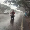 Sebagian Jawa Barat Berpeluang Hujan Lebat 4 Hari Pekan Ini, Warga Diminta Waspada Cuaca Ekstrem