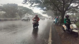Sebagian Jawa Barat Berpeluang Hujan Lebat 4 Hari Pekan Ini, Warga Diminta Waspada Cuaca Ekstrem
