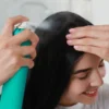 Sering Menggunakan Dry Shampoo? Ini Dampaknya bagi Kesehatan Kulit Kepala