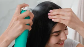 Sering Menggunakan Dry Shampoo? Ini Dampaknya bagi Kesehatan Kulit Kepala