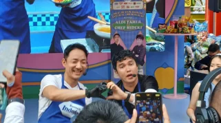 Serunya Duel Masak Aldi Taher dan Chef Hideki: Dari Japanese Chicken Nanban hingga Puding
