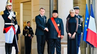 Seskab Teddy Tegaskan Diplomasi Prabowo Bangun Koneksi dengan Dunia, Bukan Seremonial