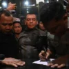 Silmy Karim Menyerahkan Diri ke KPK Terkait OTT Imigrasi Jakarta Barat