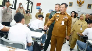 SPMB Jateng 2026: Gubernur Luthfi Pastikan Integritas, Sekolah Gratis Siap Tampung 231 Ribu Siswa