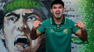 Syahrul Lasinari Main 3 Posisi Berbeda, Bernardo Tavares Ungkap Alasan Persebaya Surabaya Rekrut Bek Serbabisa Ini