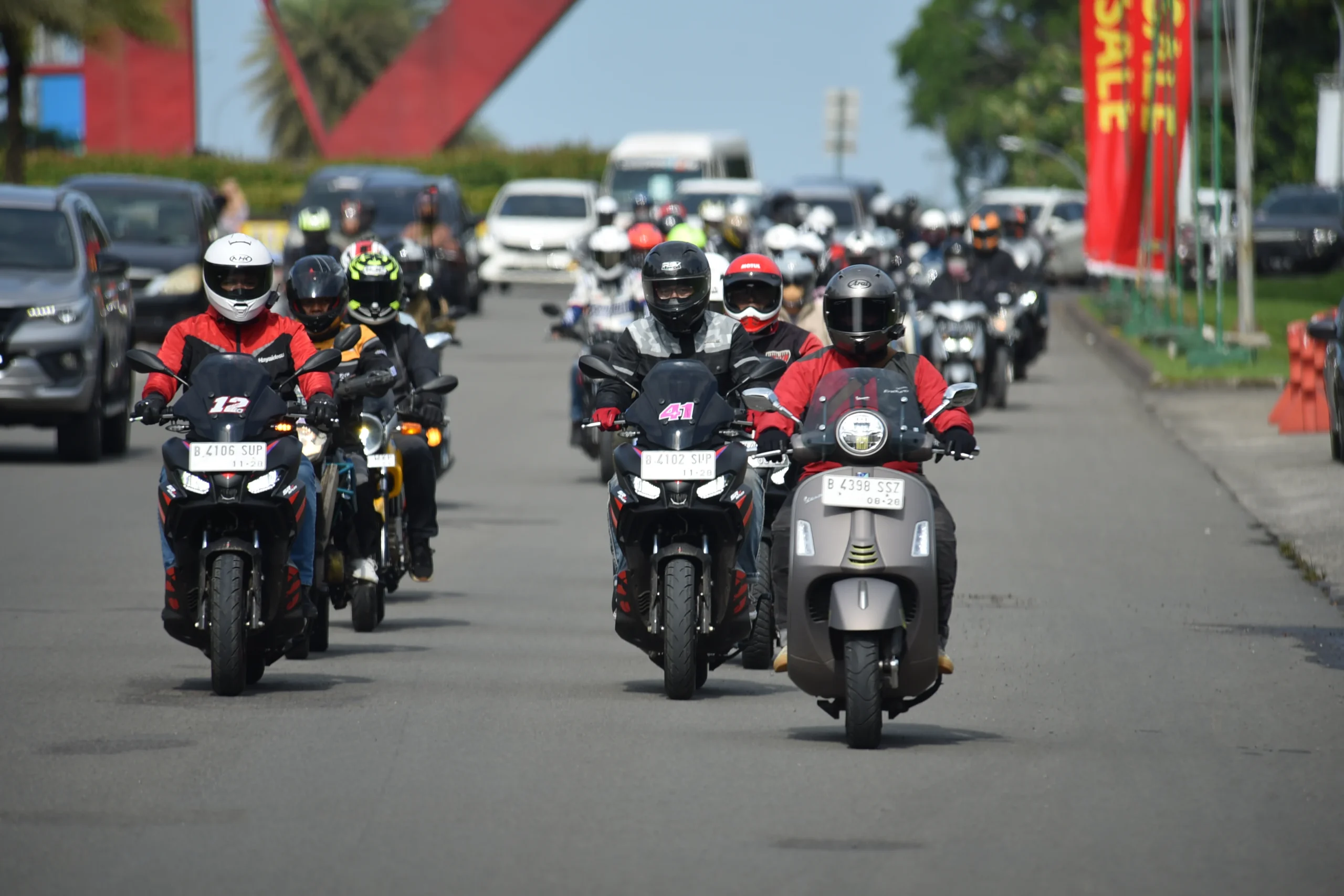 Tempuh Perjalanan Jauh, Perlengkapan Ini Wajib Dibawa Bikers agar Aman dan Nyaman