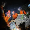 Tim SAR Evakuasi Pendaki Patah Kaki di Gunung Bulu Saukang Sulsel