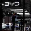 Tiongkok Dominasi Berita: Dari Jaminan Autopilot BYD hingga Kosmetik Ilegal