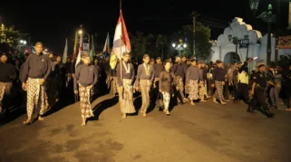 Tips Nyaman Menonton Kirab Malam 1 Suro 2026 di Solo, Datang Lebih Awal dan Hormati Prosesi