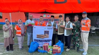 TNI AL Salurkan Bantuan dan Dirikan Posko Kesehatan di Kemayoran untuk Korban Kebakaran