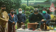 Tradisi Jamasan Pusaka di Museum Blambangan Banyuwangi: Ritual Pembersihan Benda Kuno yang Menarik Wisatawan
