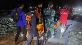 Tragedi Pantai Menganti Kisik Cilacap: 6 Remaja Terseret Ombak, 2 Pelajar Hilang dan Masih Dicari Basarnas