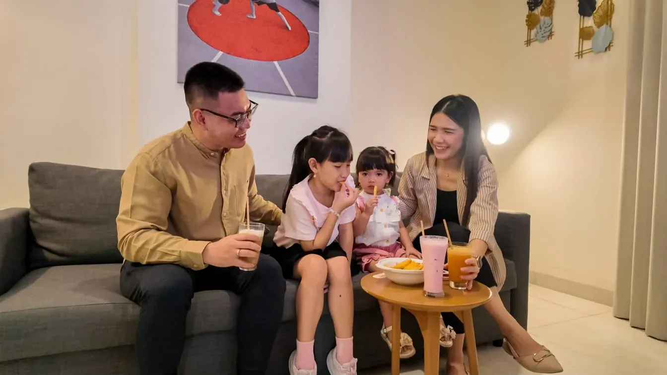 Tren Staycation dalam Kota Makin Diminati saat Libur Sekolah, Hotel Surabaya Siapkan Program Keluarga