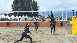 Tunggak Retribusi 2026, Lima Tempat Usaha di Voli Pantai GDS Sidoarjo Disegel