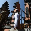 Umat Hindu Rayakan Hari Raya Kuningan dengan Tradisi Mesuryak dan Persembahyangan