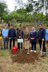 Undiksha Tanam 2.000 Pohon di Kintamani untuk Jaga Sumber Mata Air