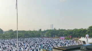 UNESA Cetak Rekor MURI Yoga Bersama Penyandang Disabilitas