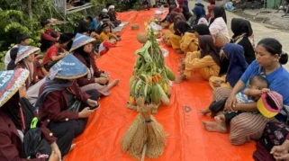 Uniknya Tradisi Hajat Bumi di Desa Linggamukti Purwakarta, Ada Arak-arakan Dongdang