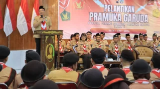 Wabup Gresik Lantik 126 Pramuka Garuda Tahun 2026, Dorong Generasi Muda Berkarakter