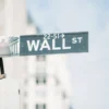 Wall Street Anjlok Jelang Rilis Data Inflasi AS dan IPO SpaceX, Saham Teknologi Terpukul