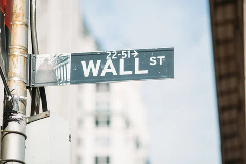 Wall Street Anjlok Jelang Rilis Data Inflasi AS dan IPO SpaceX, Saham Teknologi Terpukul