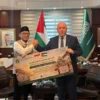 Wamenhaj Serahkan Paket Daging Dam Jemaah Haji Indonesia untuk Rakyat Palestina