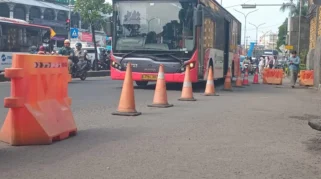Warga Tangsel Waswas Dampak Kenaikan Tarif Transjabodetabek Hingga Rp15.000