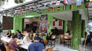 Warkop Mbok Dasmi Modernland: Ruang Nongkrong 24 Jam yang Menyatukan Semua Generasi di Kota Tangerang