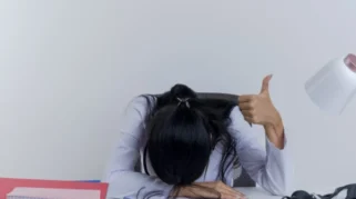 6 Cara Mengatasi Capek Hati, Pikiran, dan Perasaan Secara Holistik