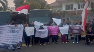6 Laporan Tak Kunjung Tuntas, Warga Kunciran Jaya Demo Polres Metro Tangerang Kota