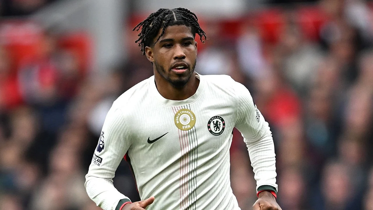 Andrey Santos Tunjukkan Mental Juara di Debut Pra-Musim Manchester United