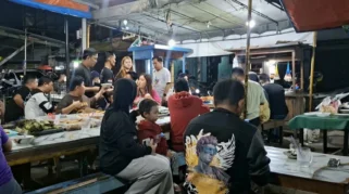 Angkringan 99 di Kuto Palembang Jadi Favorit Warga Bersantai