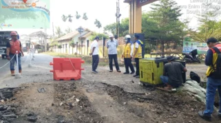 Antisipasi Macet, Perbaikan Jalan Muara Enim-Sugihwaras Terapkan Beton Fast Track 24 Jam