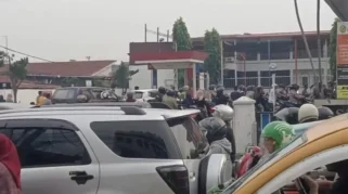 Antrean Panjang BBM di SPBU Medan, Masyarakat Keluhkan Gangguan Aktivitas
