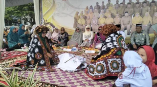 Awali Tahun Ajaran Baru, Ribuan Murid di Gayo Diserahkan ke Guru Secara Adat