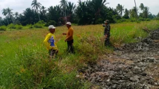Babinsa dan Warga Intensifkan Patroli Cegah Karhutla di Kepulauan Meranti