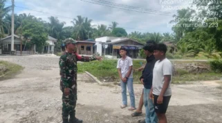 Babinsa Sungai Selari Sosialisasikan Kampung Pancasila untuk Perkuat Nilai Kebangsaan