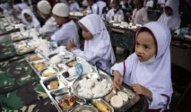 Badan Gizi Nasional Berhentikan 261 Pegawai, Presiden Prabowo Akui Program MBG Disusupi Penyelewengan