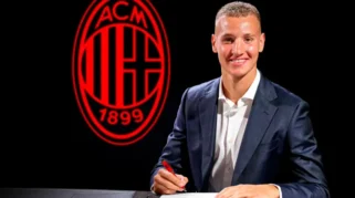 Bocah Ajaib Pemecah Rekor Serie A Tetap Bersama AC Milan Usai Klausul Kontrak Diaktifkan