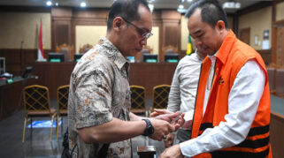 Bos Blueray Cargo John Field Divonis 2 Tahun Penjara Kasus Suap Bea Cukai