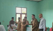 Bupati Kaur Salurkan Bantuan Rp50 Juta untuk Perbaikan Sanitasi PKLK