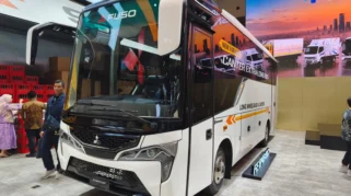 Canter Extra Long Bus Meluncur, Sasis Lebih Panjang untuk Pariwisata